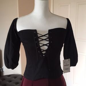 ❤️PURCHASED IN VERONA ITALY❤️ ROMANTIC Black top❤️